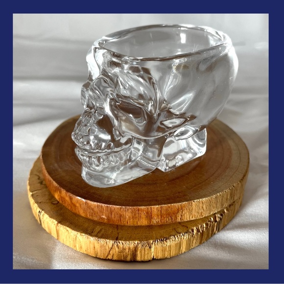 Set of 4 Crystal Skull Shot Glasses, Studio Crystal Collection. - Picture 3 of 3
